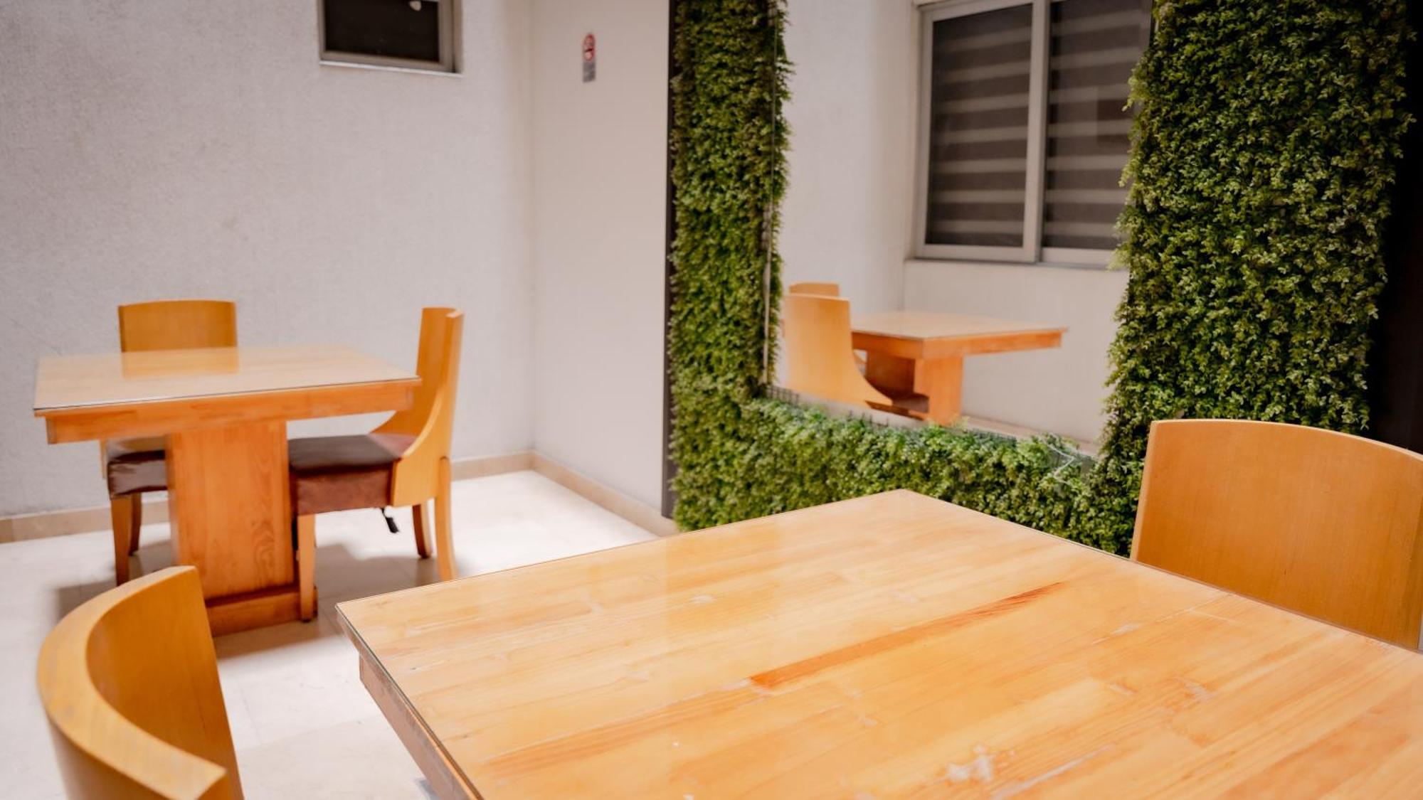 Hotel Madeiro เมเดยิน ภายนอก รูปภาพ