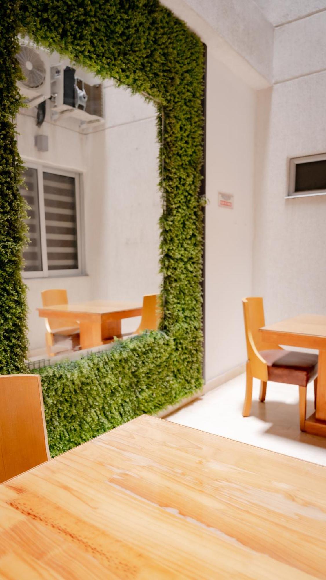 Hotel Madeiro เมเดยิน ภายนอก รูปภาพ