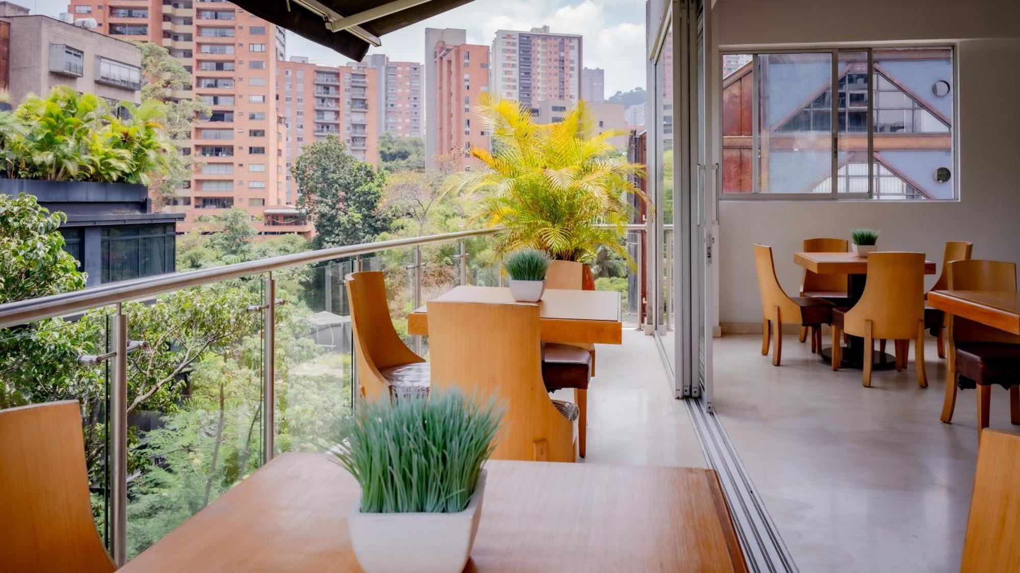 Hotel Madeiro เมเดยิน ภายนอก รูปภาพ